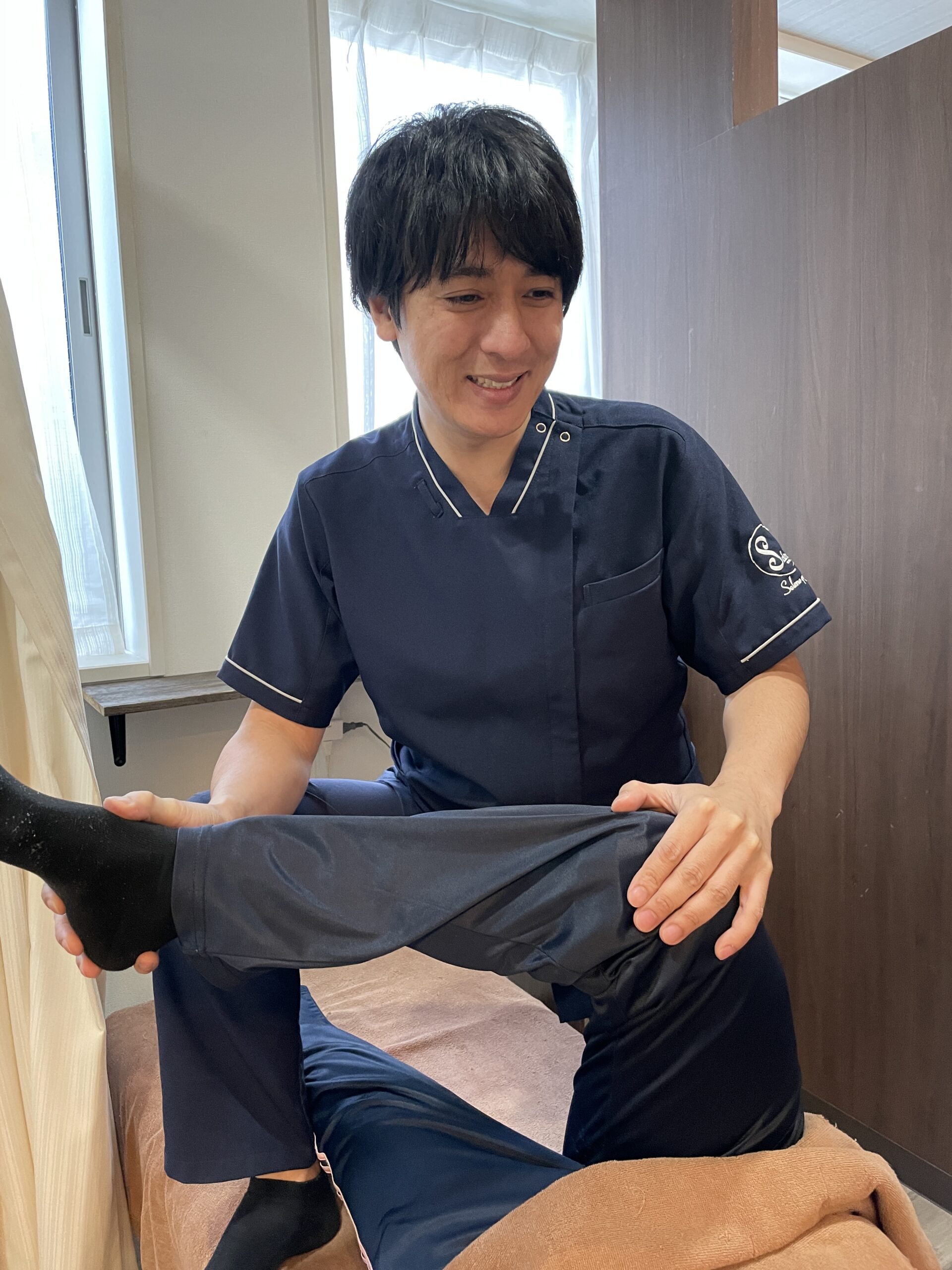 セレネ整骨院鍼灸院　臀部ストレッチ写真